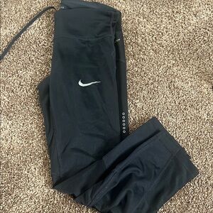 Nike Women’s Cropped Legging
